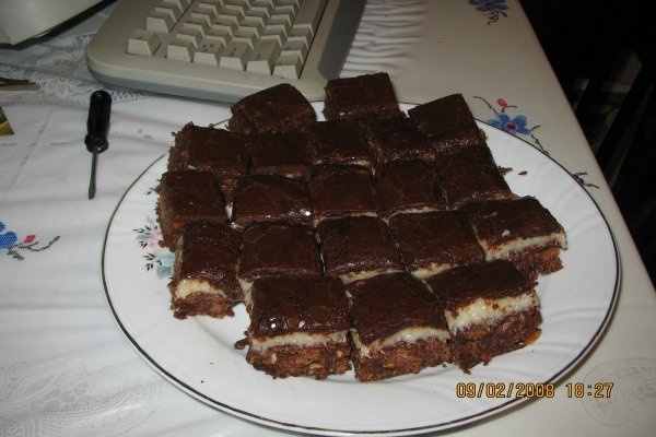 Prajitura cu ciocolata si vanilie ( capuccino)