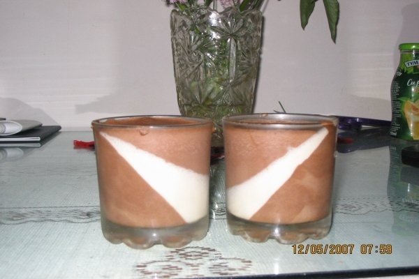 SPUMA DE CIOCOLATA IN TREI CULORI