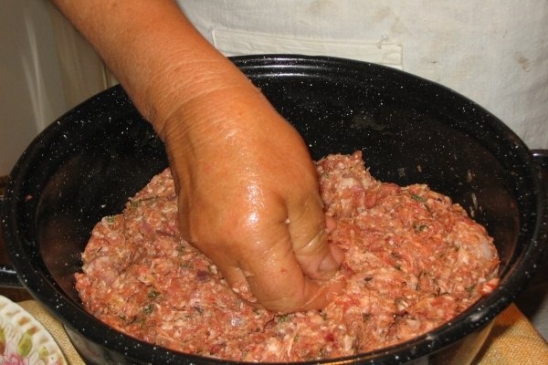 SARMALE IN FOI DE VITA DE VIE