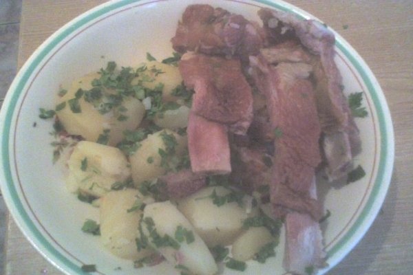 costita de porc afumata cu cartofi