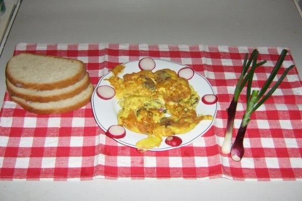 Omleta cu carnati