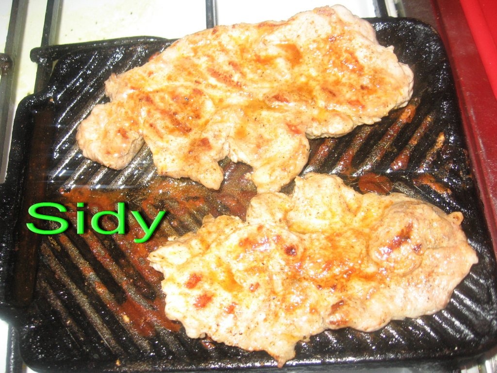 Gratar cu cartofi si salata verde