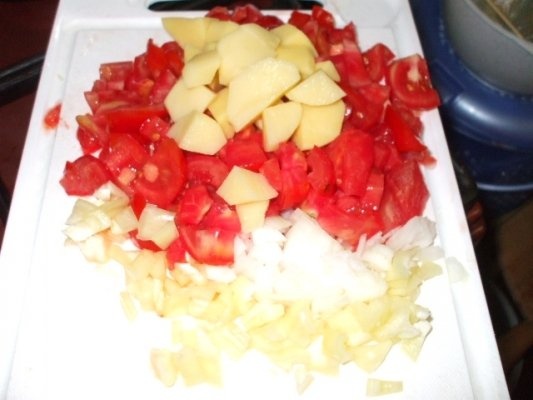 Ciorba de rosii cu taitei