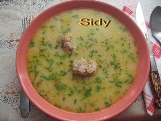 Ciorba de perisoare cu zarzavat nou