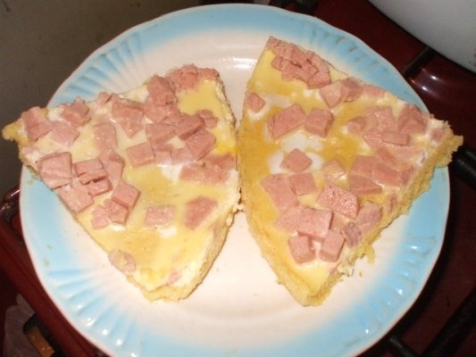 Pizza Iuliana( cu parizer)