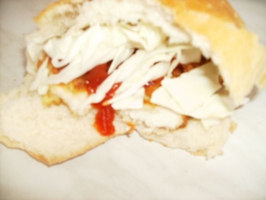 sandwich cu snitel si varza