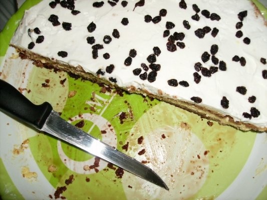 tort cu crema de vanilie si frisca