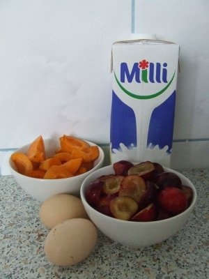 Tarta cu caise si corcoduse