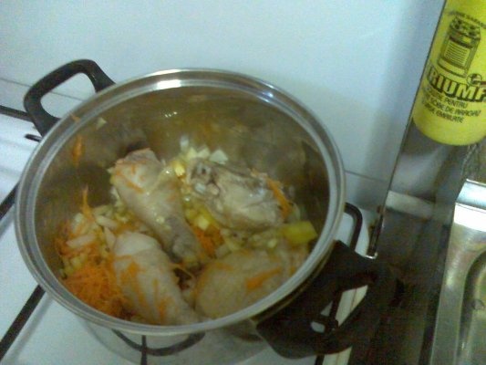 mancare de cartofi cu carne de pui