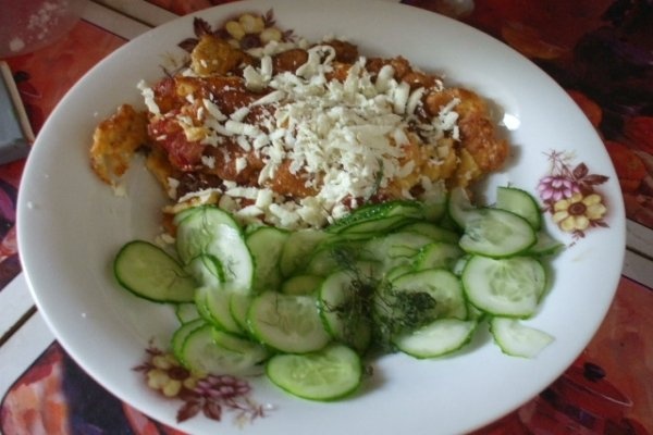 Omleta cu salata de castraveti