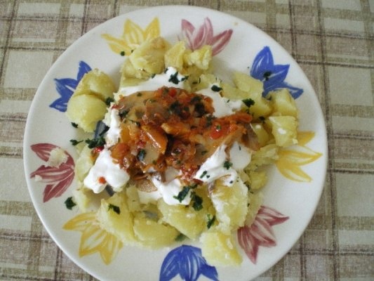 Ciuperci cu garnitura de cartofi copti