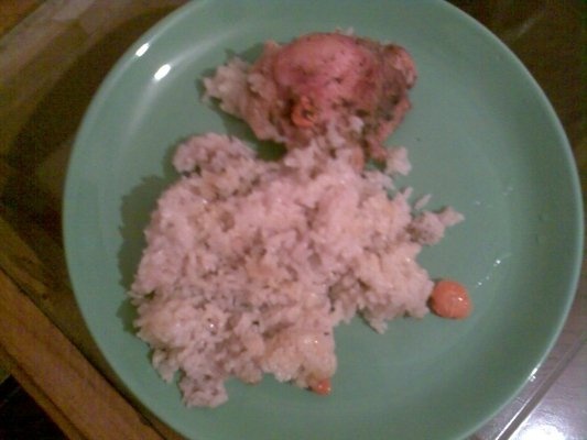 Orez cu pulpe de pui la cuptor