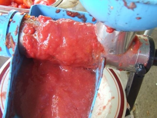 Suc de rosii pentru iarna