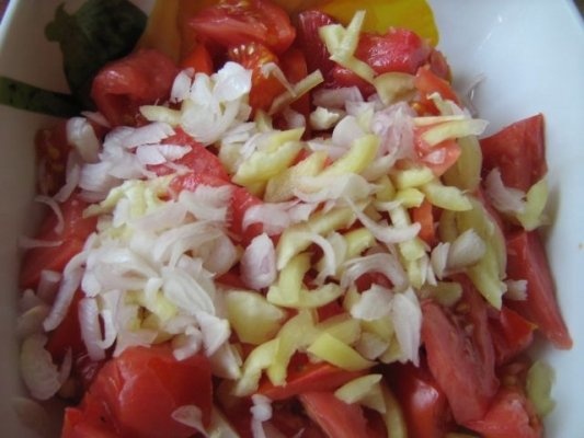 SALATA DE ROSII