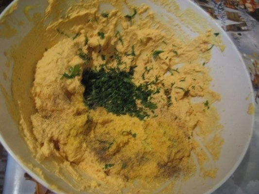 Ouă umplute şi oameni de zăpadă