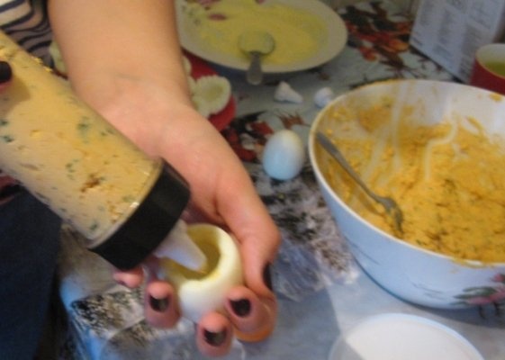 Ouă umplute şi oameni de zăpadă