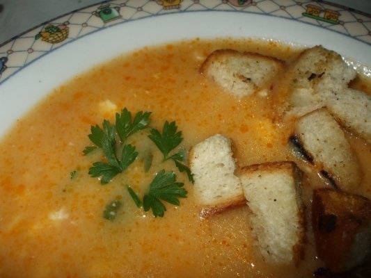 Supa crema de legume cu crutoane picante