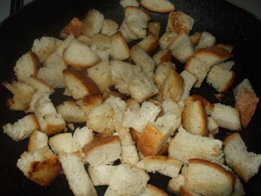 Supa crema de legume cu crutoane picante