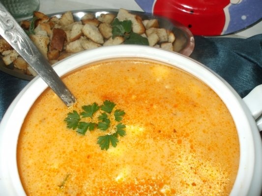 Supa crema de legume cu crutoane picante