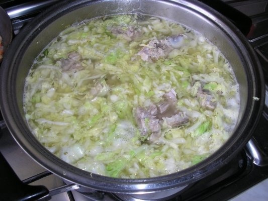 Varza fiarta cu coaste de porc