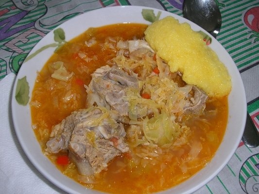 Varza fiarta cu coaste de porc