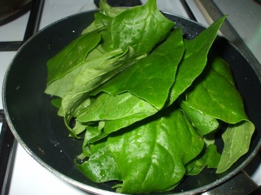 Piept de pui picant cu spanac