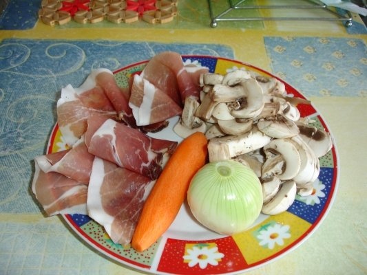 Pasta cu ciuperci si speck