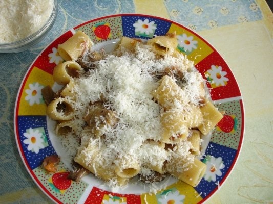 Pasta cu ciuperci si speck