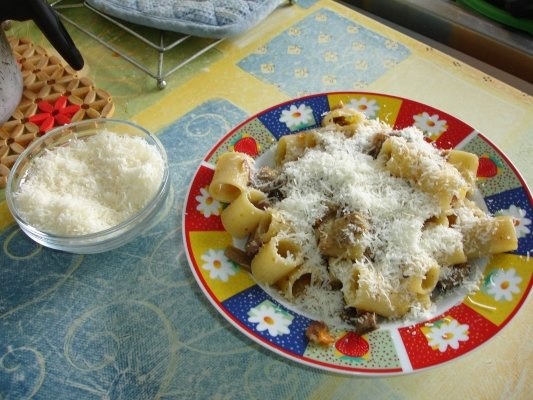 Pasta cu ciuperci si speck