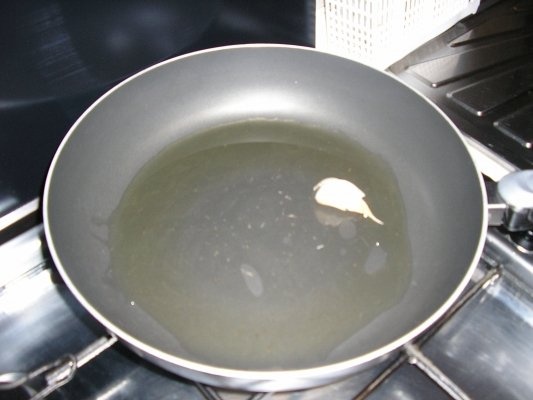 Pene cu ciuperci, piept de pui si gorgonzola