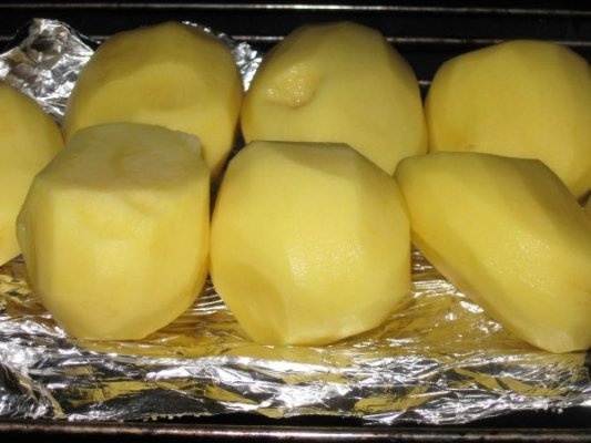 Cartofi copti in cuptor cu crochete de pui