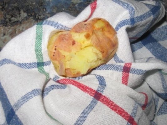 Cartofi copti in cuptor cu crochete de pui