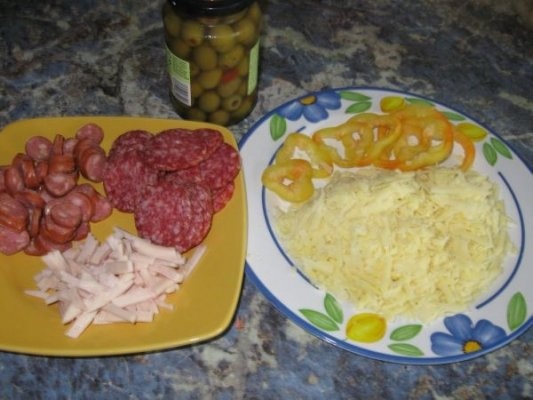 Pizza facuta in casa- Ramona 1