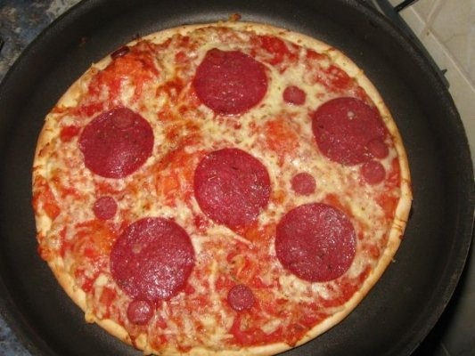 Pizza cu blat cumparat