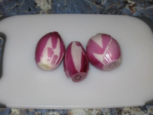 Salata de ceapa rosie