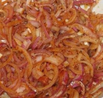 Salata de ceapa rosie