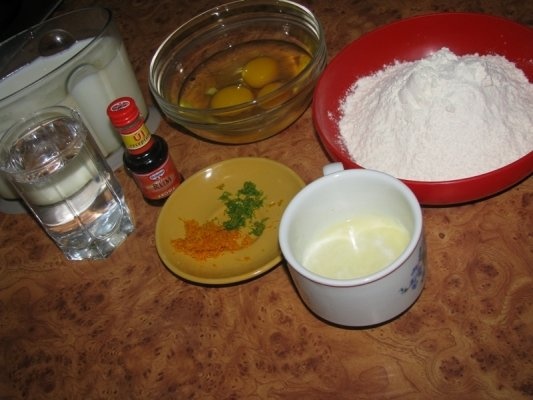 Clatite cu mere caramelizate si migdale crocante