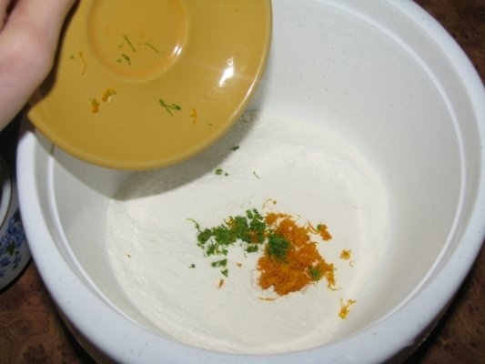 Clatite cu mere caramelizate si migdale crocante