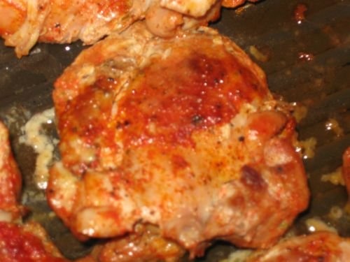 Pulpe de pui cu sos de usturoi si vin