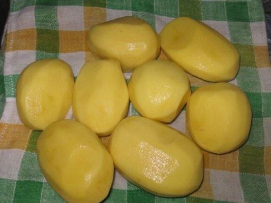 Pulpe de pui cu sos de usturoi si vin