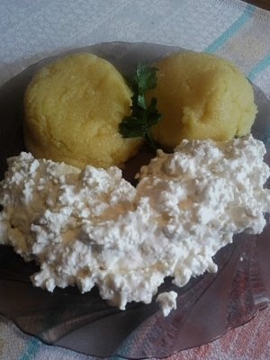 Branza cu smantana si mamaliguta