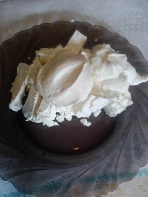 Branza cu smantana si mamaliguta