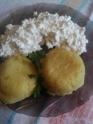 Branza cu smantana si mamaliguta