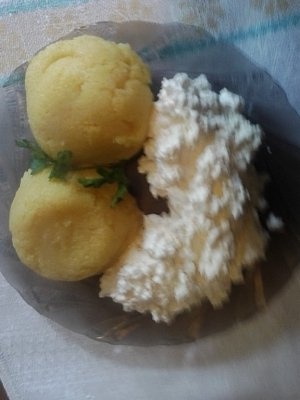 Branza cu smantana si mamaliguta