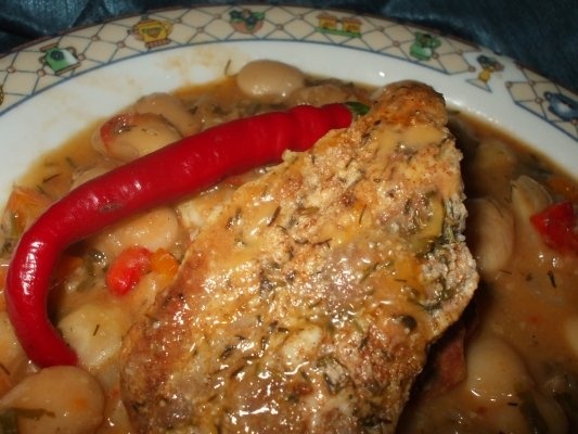 Mancare de fasole uscata cu costita la gratar