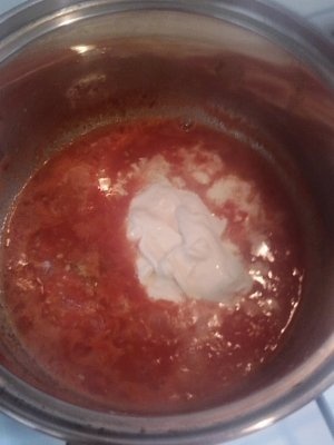 Varza dulce cu sos de rosii si smantana