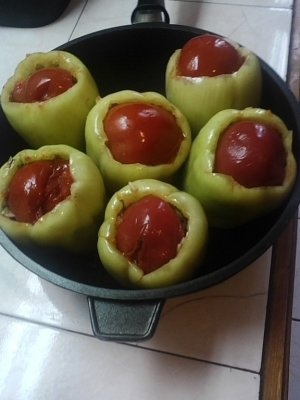 Ardei umpluti si sos