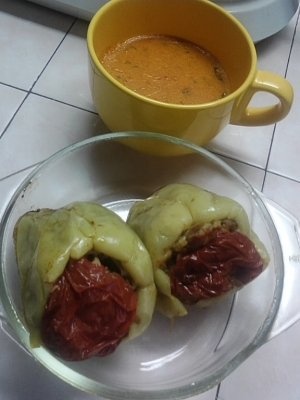 Ardei umpluti si sos