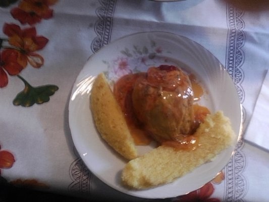 Ardei umpluti si sos