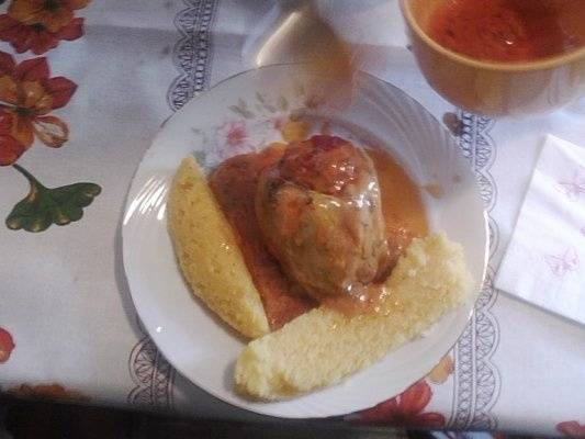 Ardei umpluti si sos